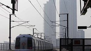 दिल्ली ब्लास्ट के पांच दिन बाद लाल किला मेट्रो स्टेशन के गेट 2 और 3 फिर से खुले, डीएमआरसी ने दी जानकारी