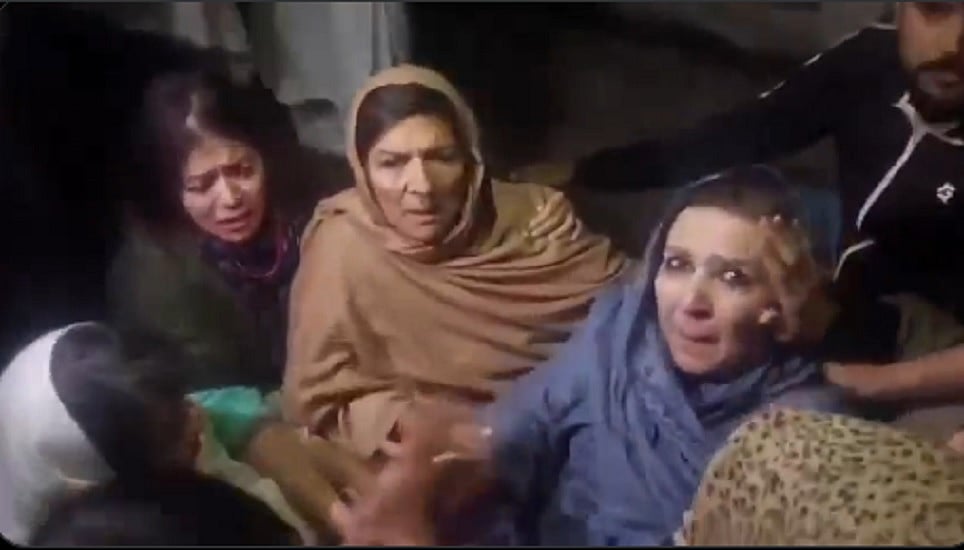 पाकिस्तान में इमरान खान की बहनों पर पुलिस कार्रवाई से बवाल, पूर्व राष्ट्रपति अल्वी ने पूछा- कसूर क्या था?