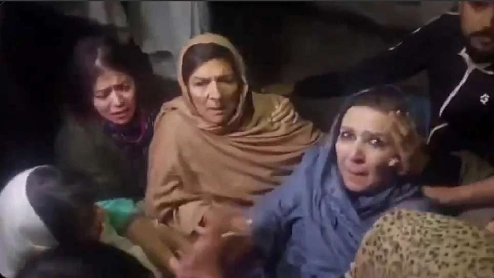 पाकिस्तान में इमरान खान की बहनों पर पुलिस कार्रवाई से बवाल, पूर्व राष्ट्रपति अल्वी ने पूछा- कसूर क्या था?