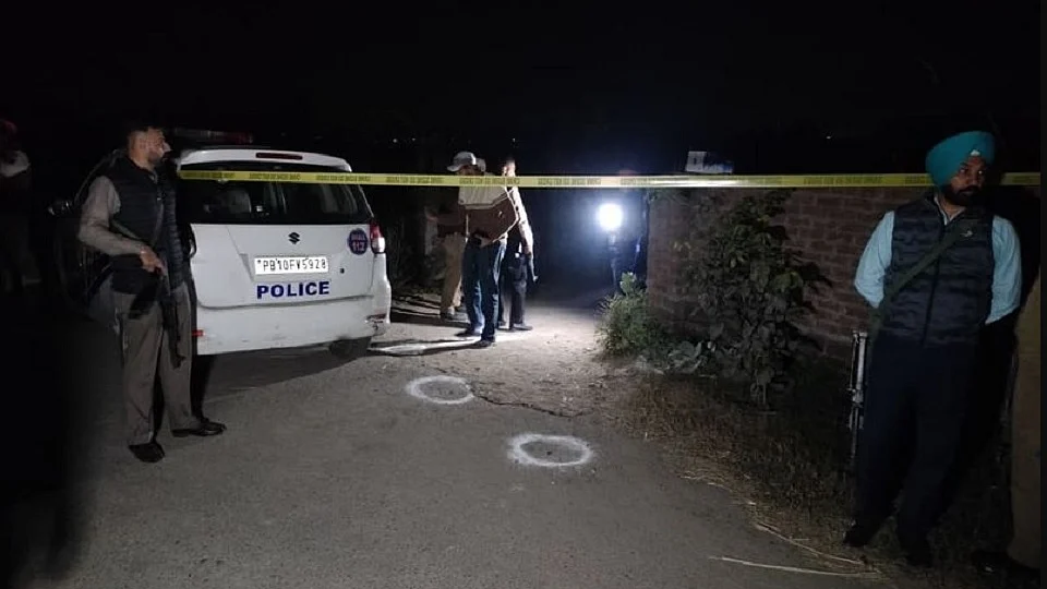 लुधियाना में पुलिस और आतंकियों के बीच मुठभेड़, दो को लगी गोली, ग्रेनेड, पिस्टल समेत कई हथियार बरामद