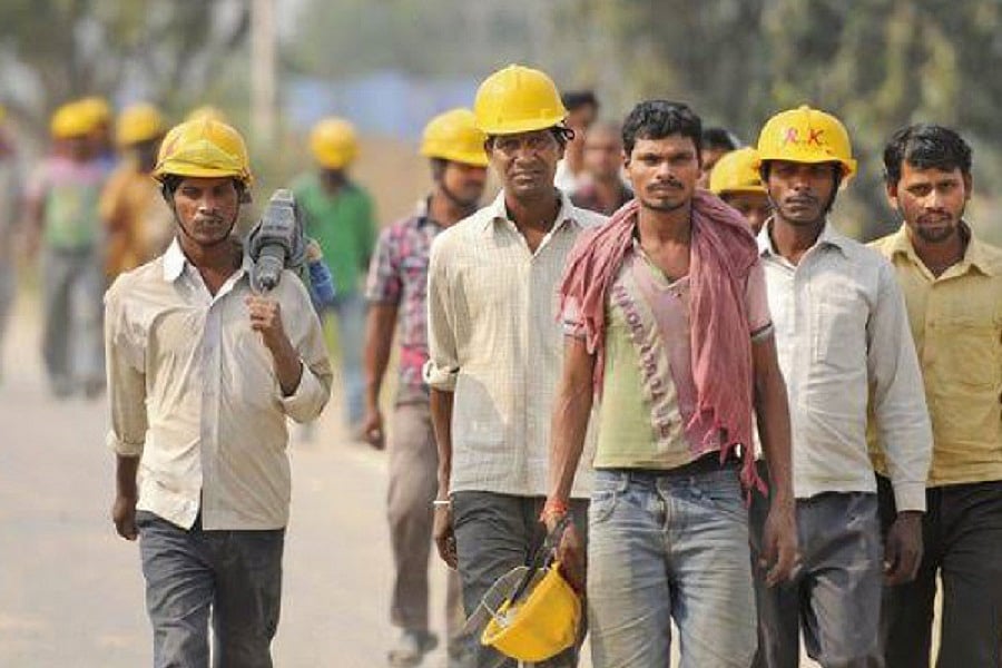 श्रमिक संगठनों ने श्रम कानूनों के खिलाफ खोला मोर्चा, फरवरी में हड़ताल पर जाने का किया ऐलान, वापस लेने की रखी मांग