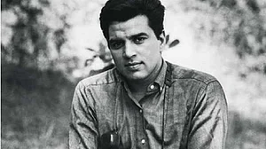 खड़गे, राहुल गांधी ने धर्मेंद्र के निधन पर जताया शोक, बोले- सिनेमा में योगदान हमेशा मोहब्बत के साथ याद रखा जाएगा