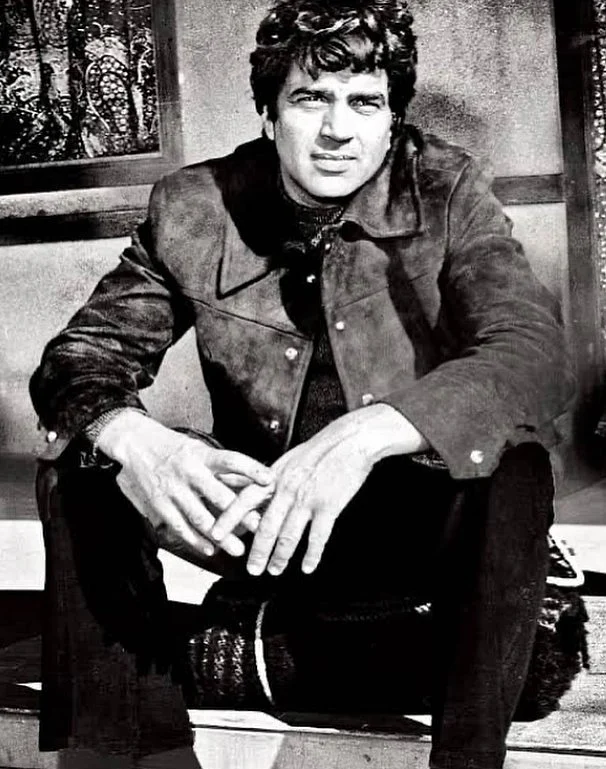 धर्मेंद्र की याद में गमगीन हुआ बॉलीवुड