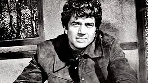 धर्मेंद्र की याद में गमगीन हुआ बॉलीवुड