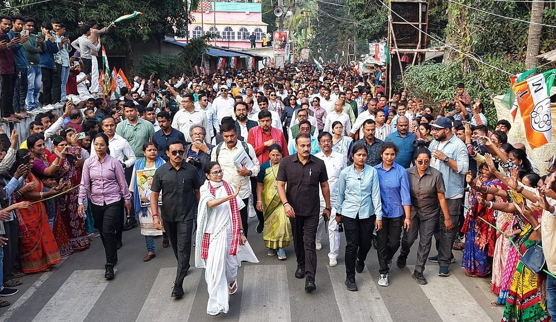 ममता ने मतुआ बहुल क्षेत्र में SIR के खिलाफ मार्च निकाला, चुनाव आयोग पर साधा निशाना, 'बीजेपी आयोग' करार दिया