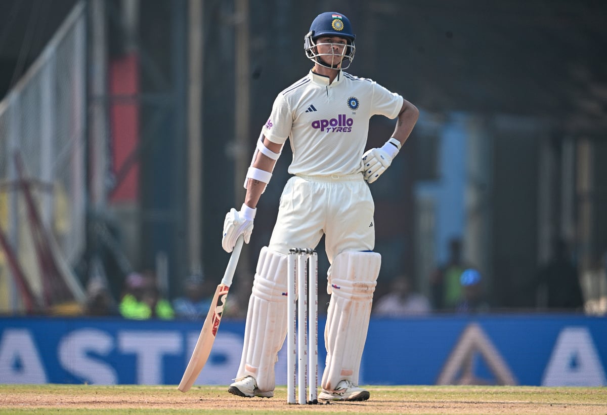 खेल: भारत के सामने बड़ी हार का खतरा, 27 रन पर गंवाए 2 विकेट और कोच को लेकर क्या बोले रैना