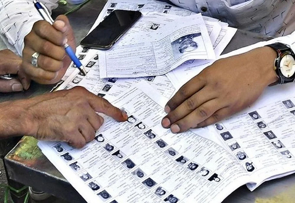 SIR का खौफ: इस शहर में हर शख्स परेशां सा क्यूं है?