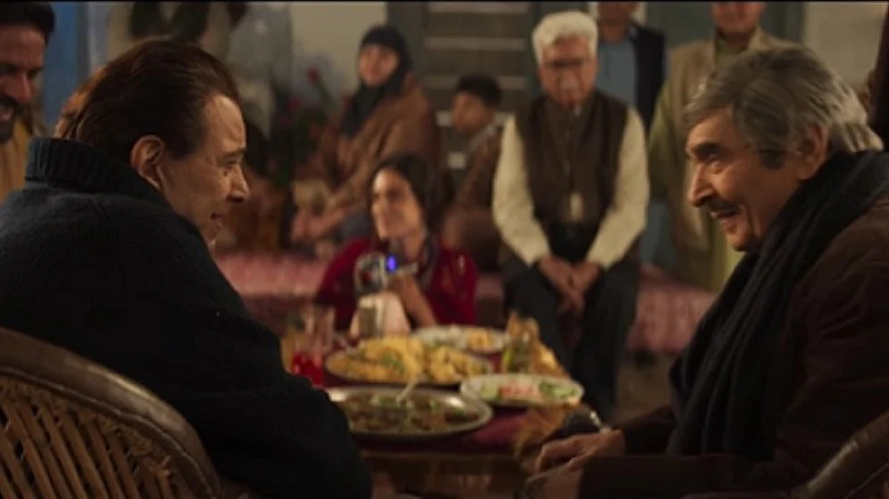 'इक्कीस' के मेकर्स ने पोस्ट किया धर्मेंद्र का भावुक सीन और 'दुर्लभ प्रसाद की दूसरी शादी' का टीजर रिलीज