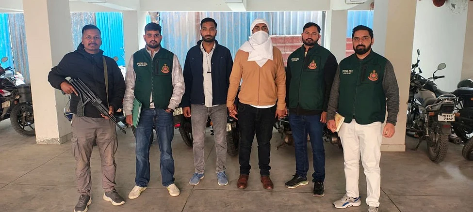 दिल्ली: फर्जी पासपोर्ट लेकर भागा बदमाश थाईलैंड से गिरफ्तार, 23 से ज्यादा मामले दर्ज