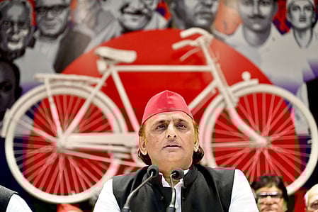 SIR को लेकर विवाद जारी, अखिलेश यादव बोले- ECI और BJP मतदाता सूची से काट रही लोगों के नाम