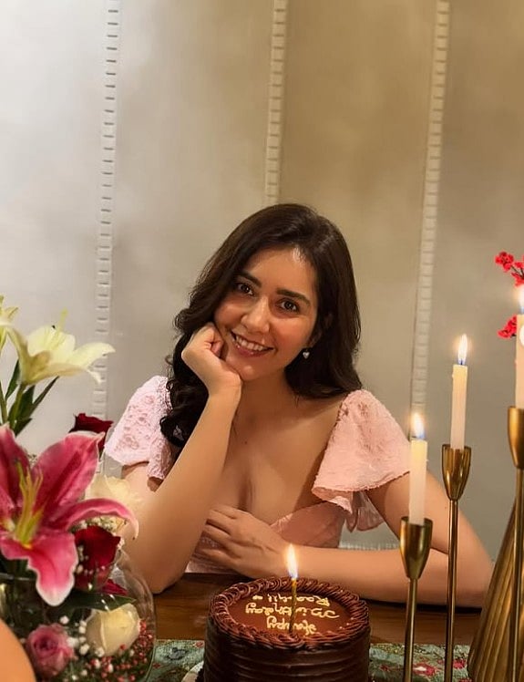 सिनेजीवन: हॉलीवुड में कुछ बड़ा करना चाहती हैं प्रियंका चोपड़ा और बॉर्डर-2 से सामने आया दिलजीत दोसांझ का पहला लुक