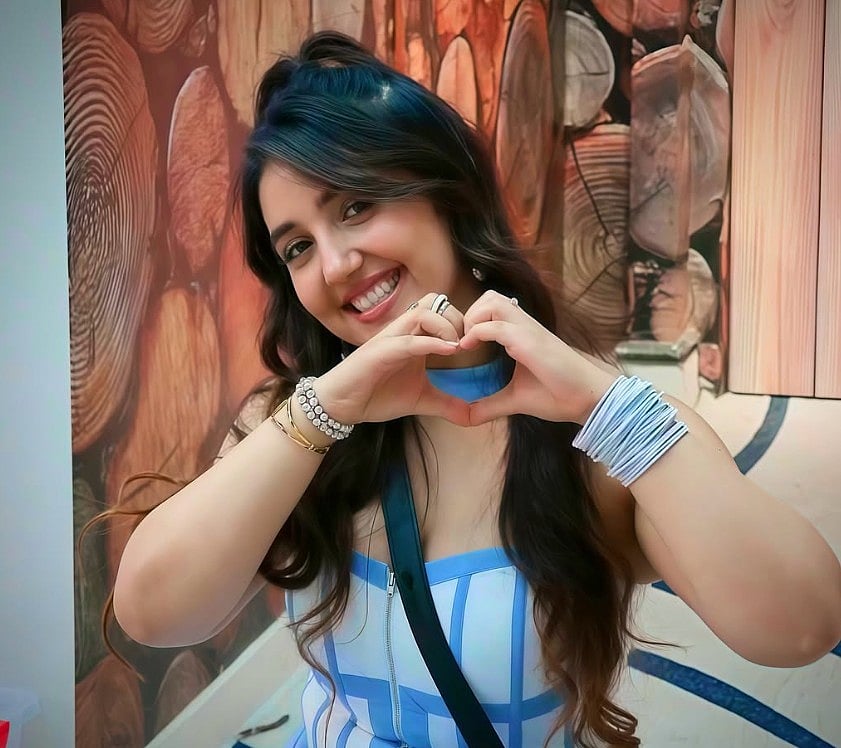 सिनेजीवन: विवादों में रणवीर सिंह, मांगनी पड़ी माफी और 'बिग बॉस 19' से बेघर होने पर टूटी अशनूर कौर