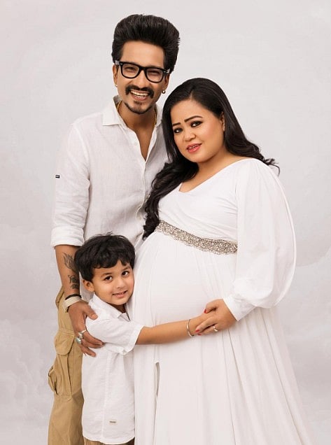 सिनेजीवन: रणवीर सिंह की 'धुरंधर' का नया गाना 'ईजी-ईजी' रिलीज और सोहा अली खान ने पोस्ट किया वर्कआउट वीडियो