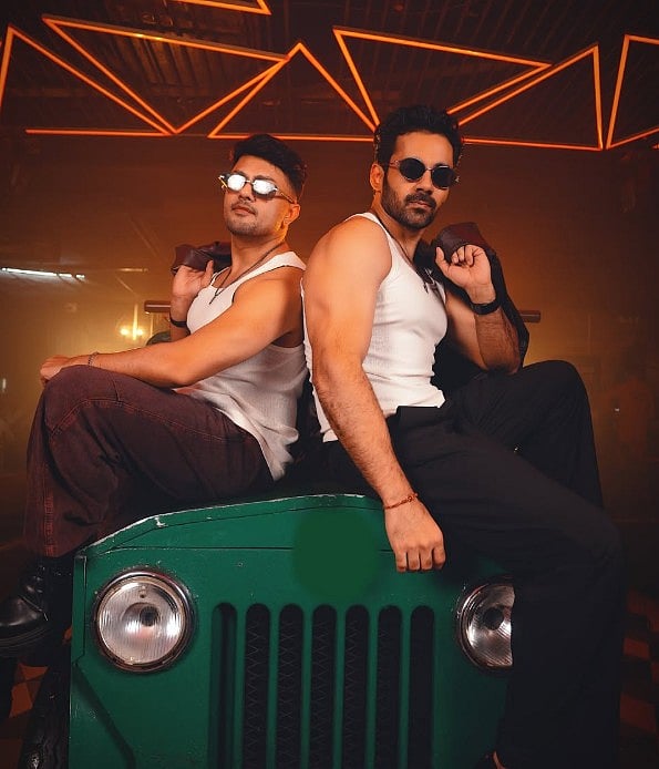 सिनेजीवन: रणवीर सिंह की 'धुरंधर' का नया गाना 'ईजी-ईजी' रिलीज और सोहा अली खान ने पोस्ट किया वर्कआउट वीडियो