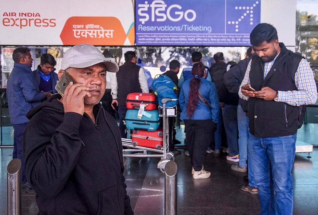 इंडिगो संकट बरकरार, आज भी बड़ी संख्या में उड़ानें रद्द, यात्री हो रहे हैं परेशान