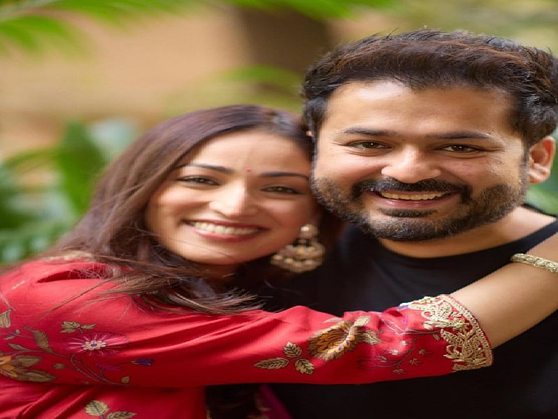 सिनेजीवन: लंदन में शाहरुख–काजोल की कांस्य प्रतिमा का अनावरण और 'धुरंधर' के रिलीज पर भावुक हुईं यामी गौतम