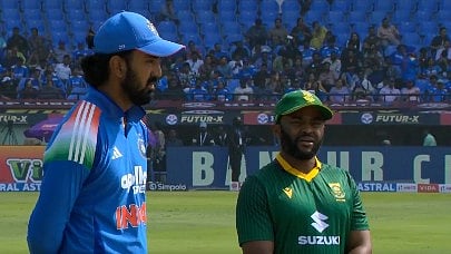 निर्णायक मुकाबले में भारत ने जीता टॉस