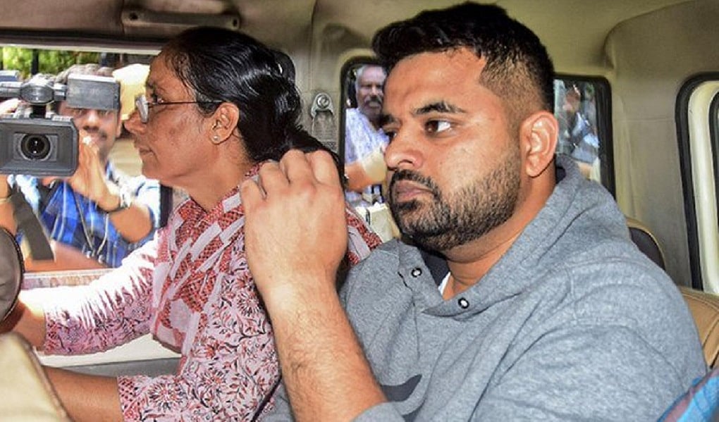 रेप के आरोपी पूर्व सांसद प्रज्वल रेवन्ना को सुप्रीम कोर्ट से झटका, जज को बदलने की मांग वाली याचिका खारिज