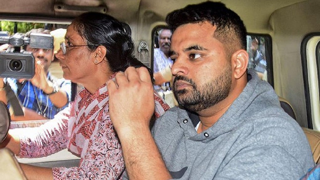 रेप के आरोपी पूर्व सांसद प्रज्वल रेवन्ना को सुप्रीम कोर्ट से झटका, जज को बदलने की मांग वाली याचिका खारिज