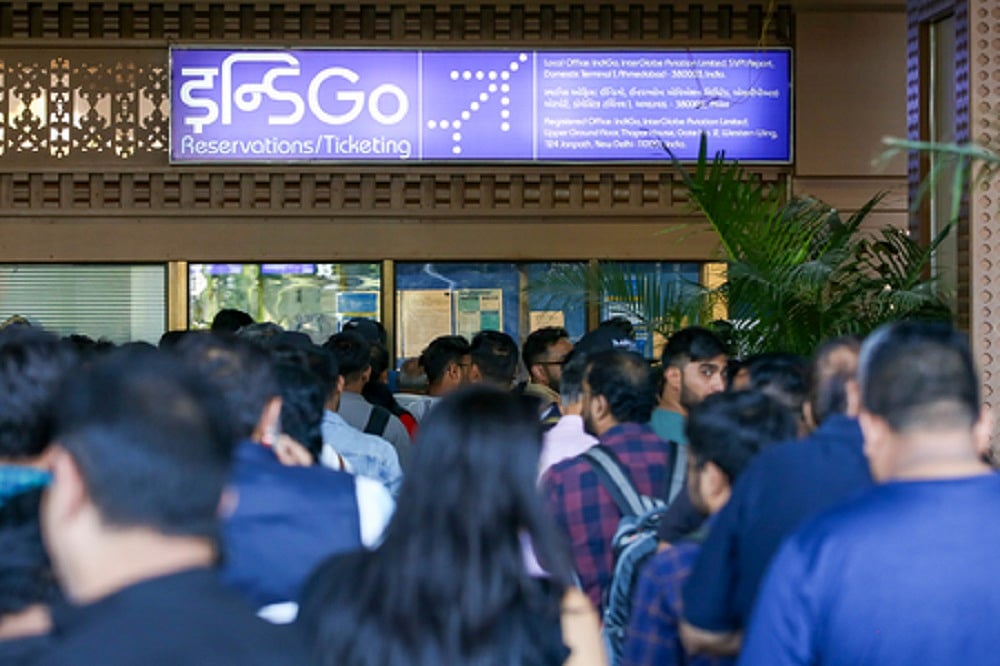 इंडिगो ने उड़ानें रद्द होने से प्रभावित यात्रियों को 10,000 रुपए का ट्रैवल वाउचर ऑफर किया, जानें किसे और कैसे मिलेगा