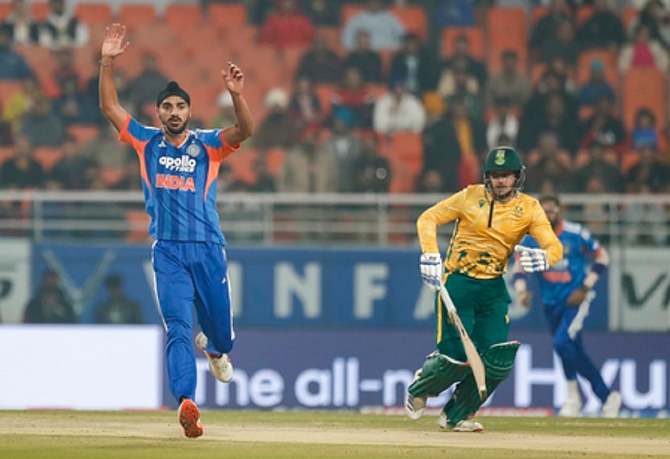 INDvsSA: एक ही ओवर में फेंकी 13 बॉल, अर्शदीप सिंह के नाम बना अनचाहा रिकॉर्ड, भारत पर पड़ा भारी