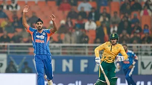 एक ही ओवर में फेंकी 13 बॉल, अर्शदीप सिंह के नाम बना अनचाहा रिकॉर्ड, भारत पर पड़ा भारी