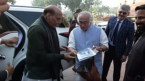 '...और पढ़िएगा', जयराम रमेश ने राजनाथ सिंह को सौंपी मणिबेन की डायरी की प्रविष्टियां, देखें वीडियो