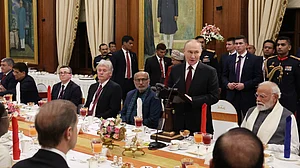 पुतिन की यात्रा से लेकर एप्सटीन कांड तक, राजनीतिकता, गैरराजनीतिकता और अराजनीतिकता