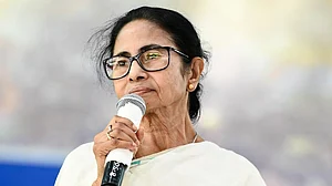 ममता ने कोलकाता में हुए कार्यक्रम में कुप्रबंधन को लेकर मेस्सी से माफी मांगी