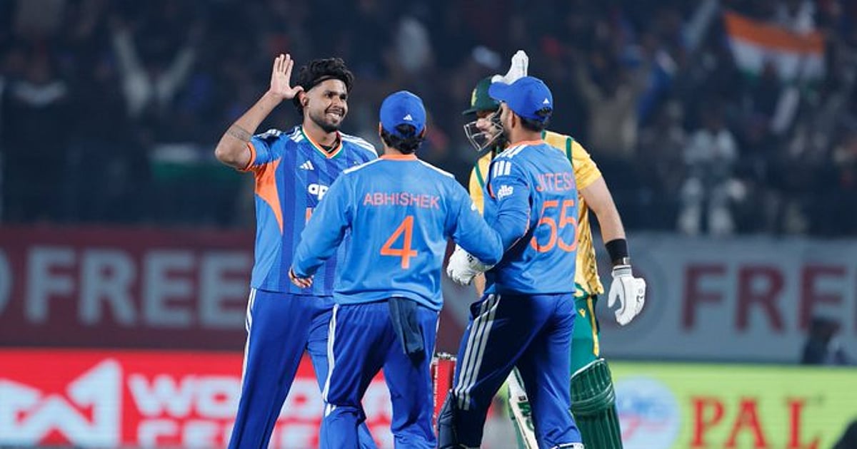 बड़ी खबर LIVE: टीम इंडिया की शानदार गेंदबाजी, साउथ अफ्रीका 117 रन पर किया आउट