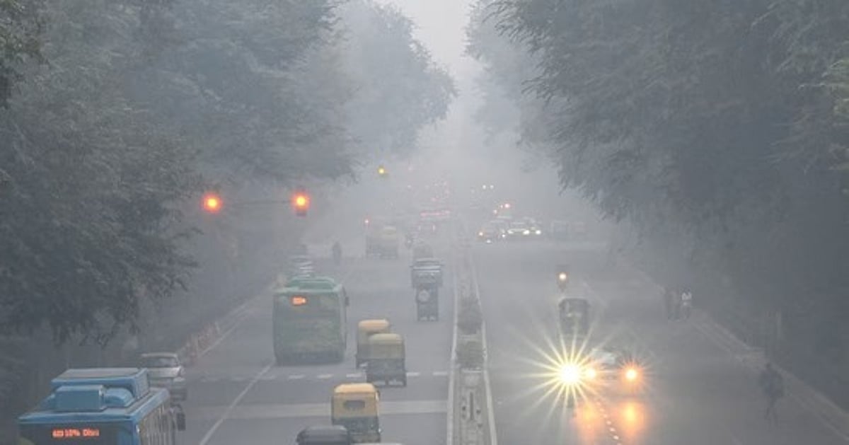 दिल्ली-NCR में कड़ाके की ठंड की दस्तक, AQI ने भी तोड़ा रिकॉर्ड, फॉग और स्मॉग से विजिबिलिटी जीरो