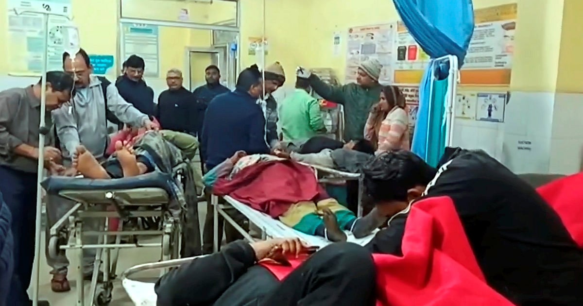 मथुरा: जलती बस में फंसी मां ने बचाई बच्चों की जान, पॉलीबैग में भरकर लाए जा रहे क्षत-विक्षत शव, अब तक 13 की मौत