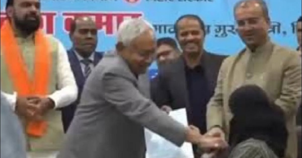 सीएम नीतीश ने जिस महिला डॉक्टर का खींचा था हिजाब, उसने बिहार छोड़ा, नहीं करेंगी सरकारी नौकरी