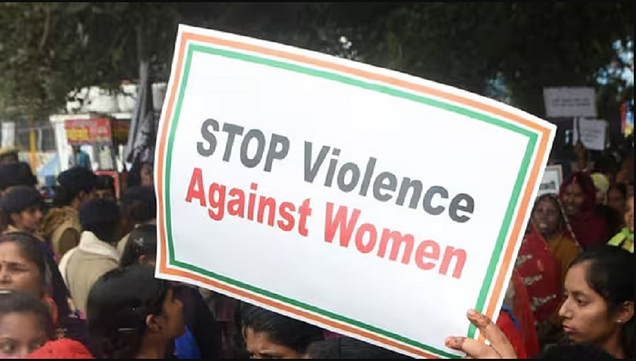 महिलाओं पर हिंसा के नए आयाम, सोशल मीडिया ने नया औजार थमाया, AI ने और अधिक घातक बना दिया