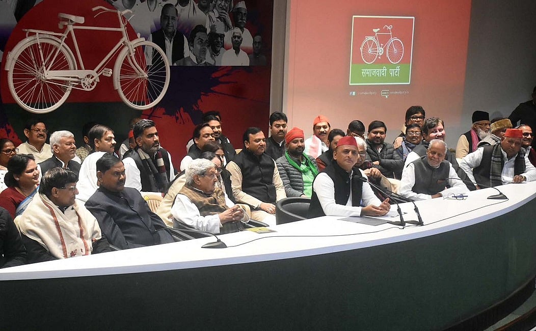 कफ सिरप कांडः अखिलेश की योगी को चुनौती-  काले कारोबार में जितने लोग शामिल, सरकार उन पर बुलडोजर चलाए