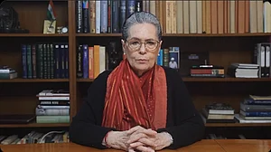 मोदी सरकार ने मनरेगा पर बुलडोजर चला दिया, काले कानून के खिलाफ लड़ने के लिए प्रतिबद्ध हूंः सोनिया गांधी