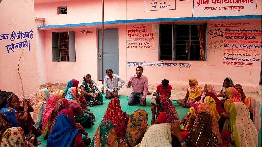 ऐसी ही पंचायतों में तय होता था कि क्या काम हो, जिसमें सबकी मर्जी शामिल होती थी, अब ऐसा नहीं हो सकेगा (सांकेतिक तस्वीर)