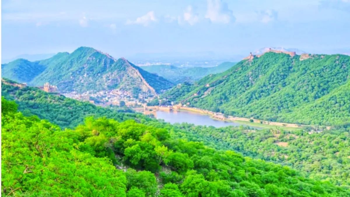 अरावली को फिर से परिभाषित करने को लेकर इतना आमादा क्यों है मोदी सरकार, पर्यावरण मंत्री की सफाई से उपजे कई सवाल: कांग्रेस