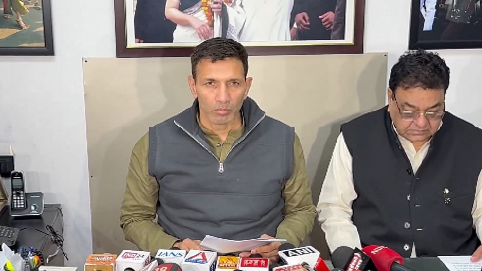 'मध्य प्रदेश की स्वास्थ्य सेवाएं वेंटिलेटर पर, अघोषित आपातकाल जैसे हालात', जीतू पटवारी ने बीजेपी सरकार को घेरा