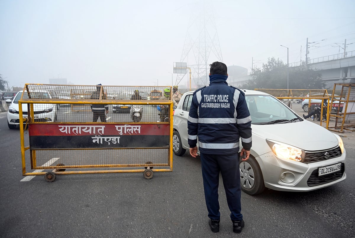 नोएडा में क्रिसमस पर बाहर निकलने से पहले पढ़ लें ये खबर, जारी हुई ट्रैफिक एडवाइजरी और रूट डायवर्जन प्लान