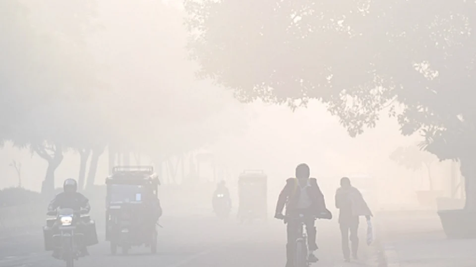 क्या दिल्ली-एनसीआर की हवा सुधर गई, CAQM ने हटाईं ग्रैप-4 की पाबंदियां, वायु गुणवत्ता में सुधार का दावा