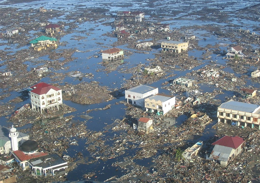 26 दिसंबरः जब 2003 और 2004 में प्रकृति ने दिखाया रौद्र रूप, भूकंप और सुनामी में लाखों ने गंवाई जान