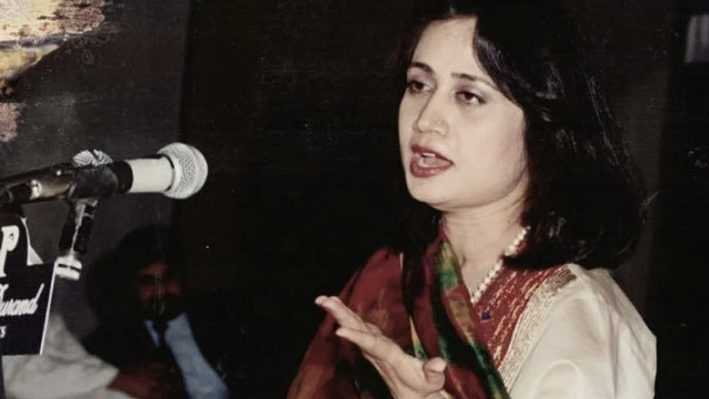 सोशल मीडिया पर परवीन शाकिर की तमाम तस्वीरें अकसर शेयर की जाती हैं। उन्हीं में से एक तस्वीर