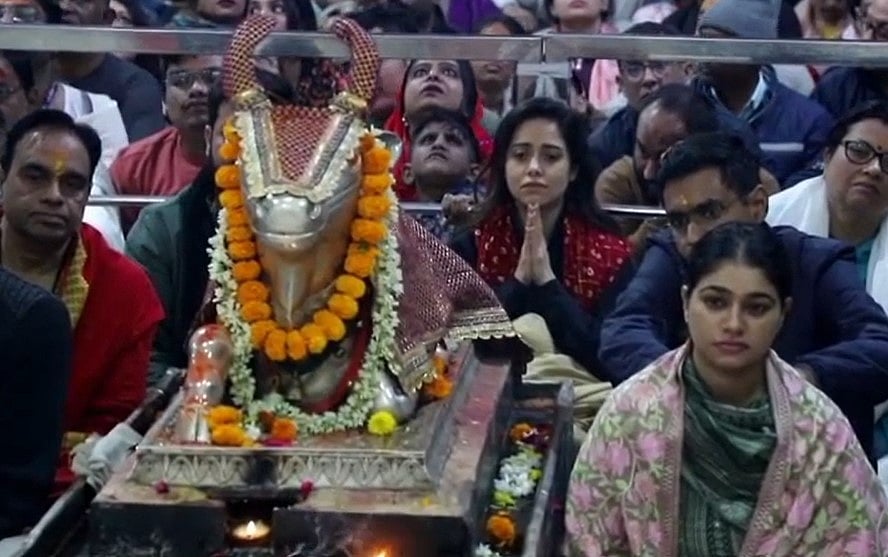 सिनेजीवन: धर्मेंद्र की आखिरी फिल्म 'इक्कीस' देखकर भावुक हुए अनिल शर्मा और सोहा अली ने झटपट बनाया हेल्दी ग्रीन जूस