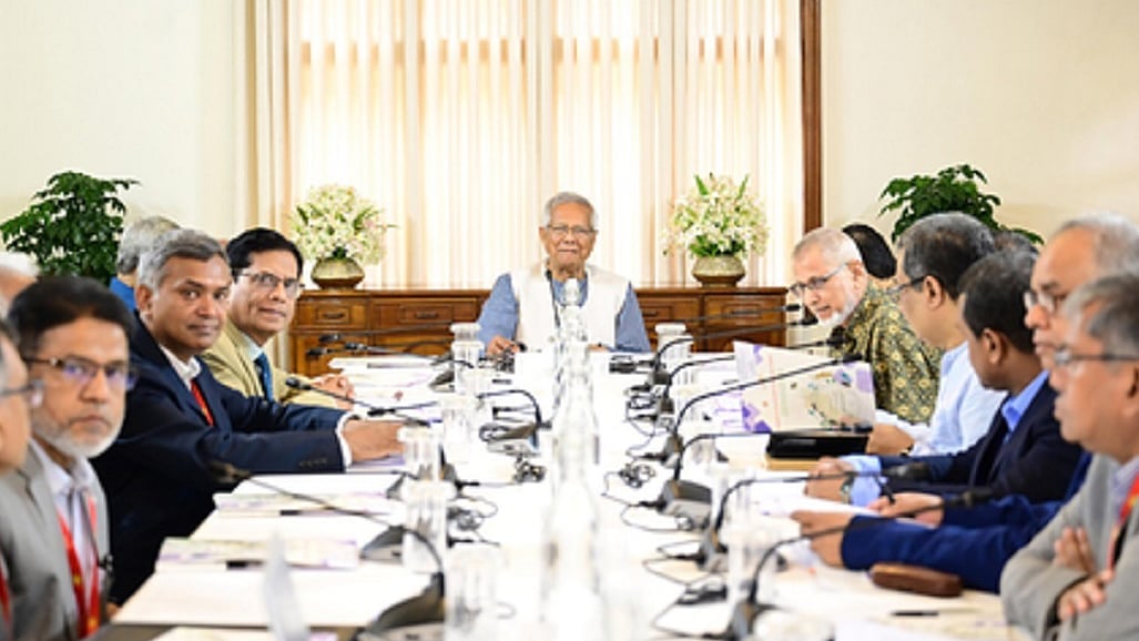 बांग्लादेश में राजनीतिक उथल-पुथल और गहराया, युनूस सरकार के एक और सलाहकार ने दिया इस्तीफा