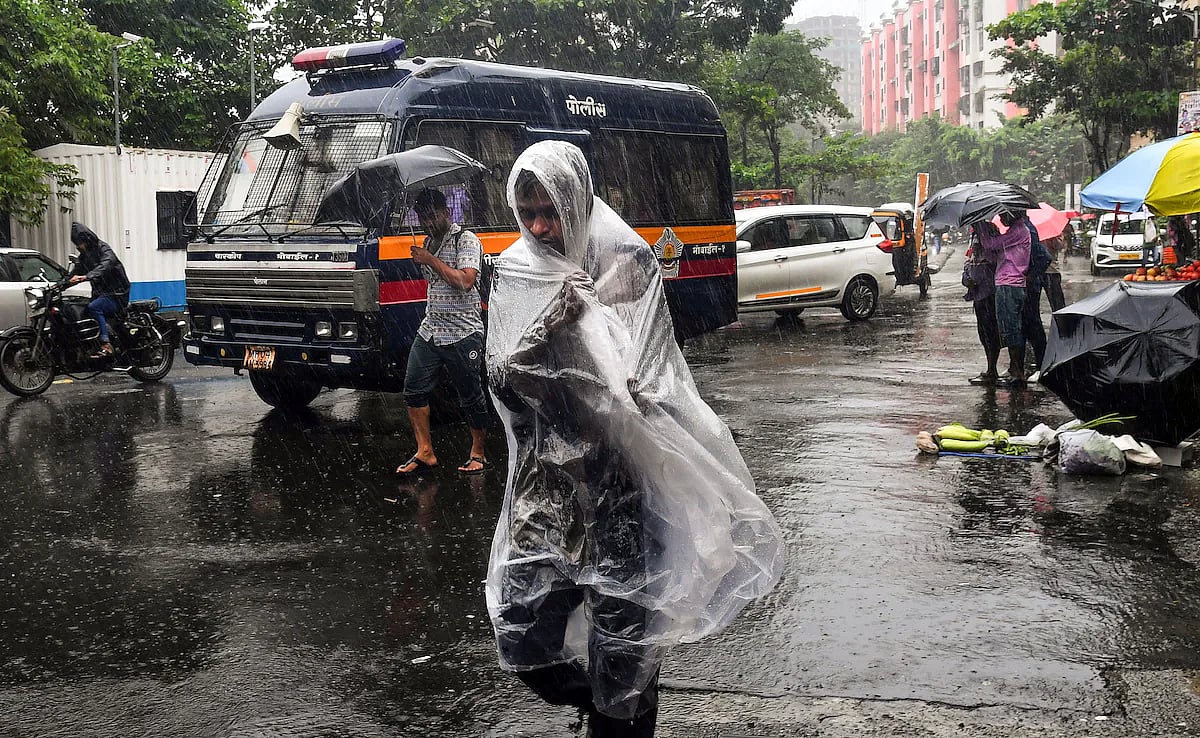 मुंबई में बारिश के साथ हुई नए साल की शुरुआत, खुशनुमा हुआ मौसम