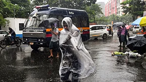 मुंबई में बारिश के साथ हुई नए साल की शुरुआत, खुशनुमा हुआ मौसम