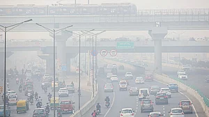 CAQM ने दिल्ली-एनसीआर में GRAP के तीसरे चरण के प्रतिबंध हटाए, वायु गुणवत्ता में सुधार का दावा