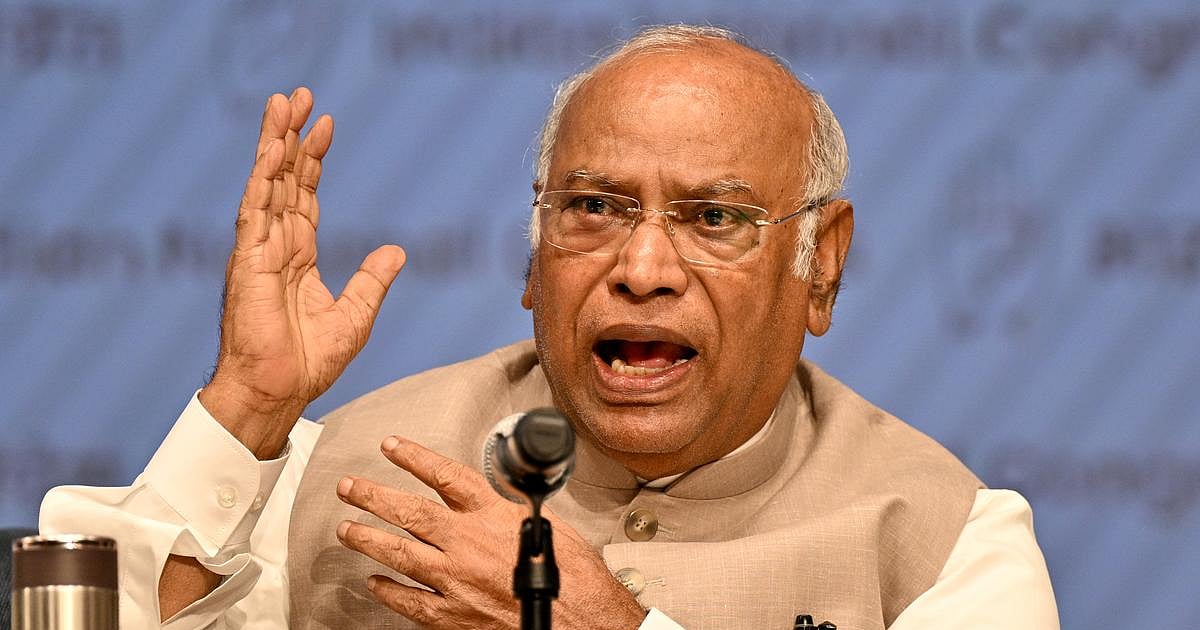 बड़ी खबर LIVE: परिसीमन बिल SC, ST, चुनावी राज्यों के खिलाफ, इसलिए सभी पार्टियों ने मिलकर इसे हराया: खड़गे