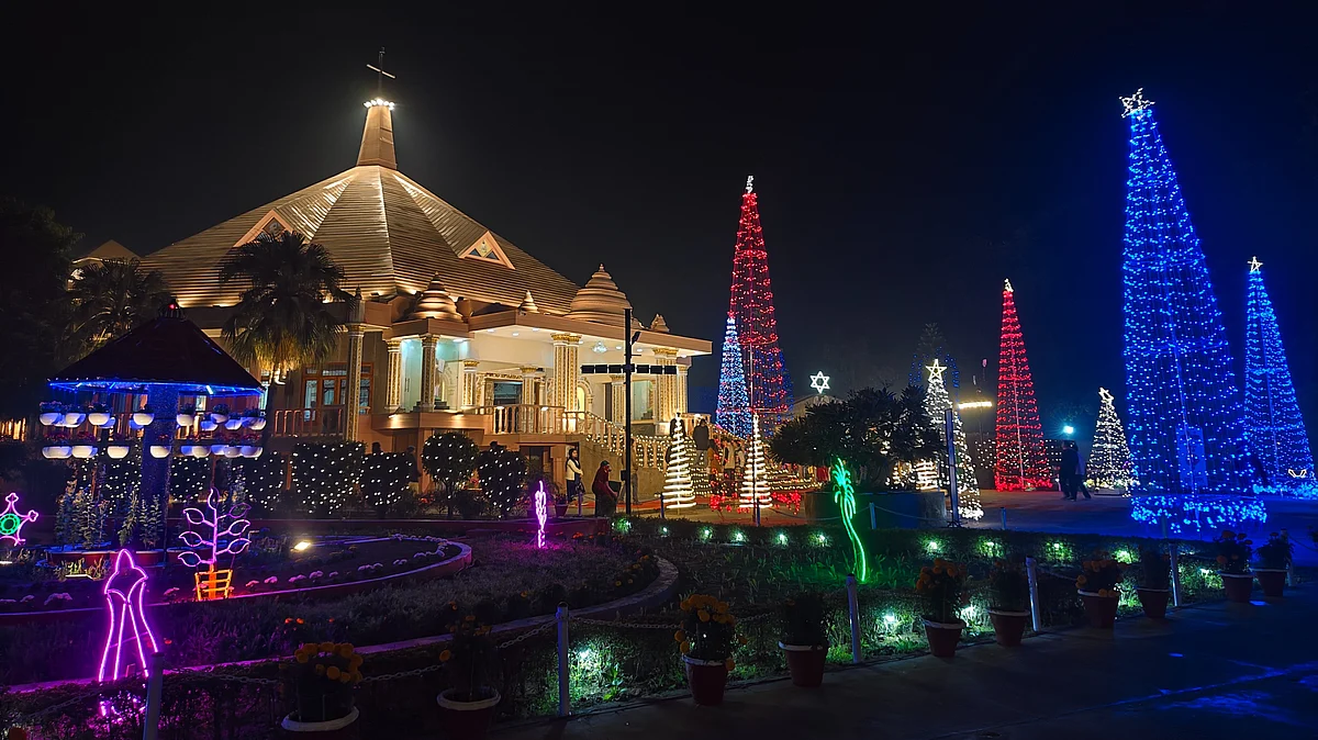 कितनी खूबसूरत थी दुनिया इन स्वंयभू खुदाई खिदमतगारों के बगैर...